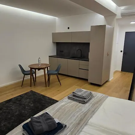 Room16-ulm Apartman
