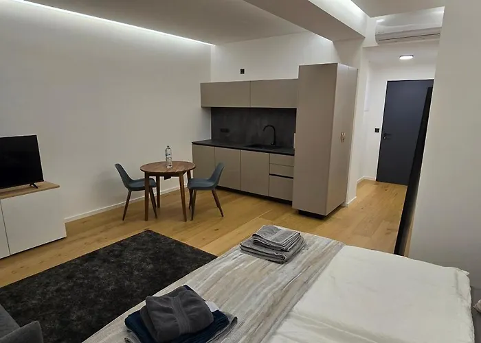 Room16-ulm Apartman