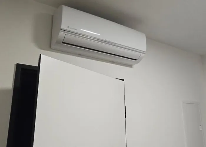 Room16-ulm Apartman *